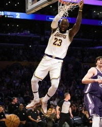 开云体育APP下载-逼近西部第5！东契奇28+9，詹姆斯24分，湖人24分大胜国王