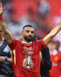 kaiyun-人未走，枷锁先至！萨拉赫的“暮色之路”会比梅西和C罗更难抉择