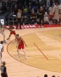 开云体育APP下载-末节包揽最后11分 詹姆斯再救美国队无愧旗手之名