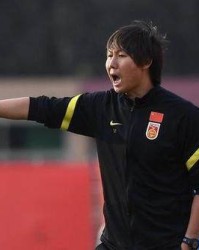 沪媒：李铁对战术仍保持信心 高中锋有机会挑大梁